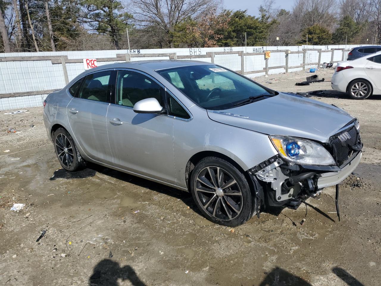 2016 Buick Verano VIN 1G4PW5SK2G4174952 Copart auction photo, front end damage thumbnail 4