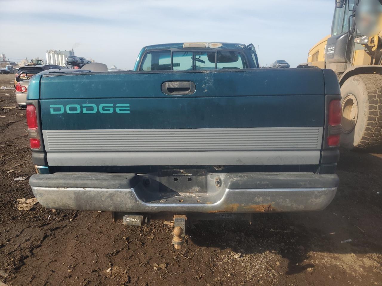 1995 Dodge RAM VIN 1B7HC16Y9SS207832 Copart auction photo, front end / all over damage thumbnail 6