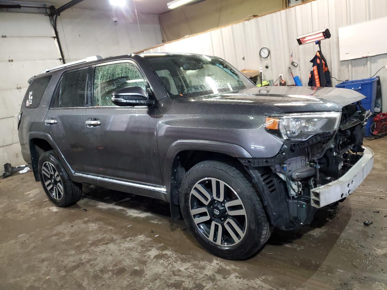 2019 Toyota 4Runner VIN JTEBU5JR2K5686776 Copart auction photo, front end / side damage thumbnail 4