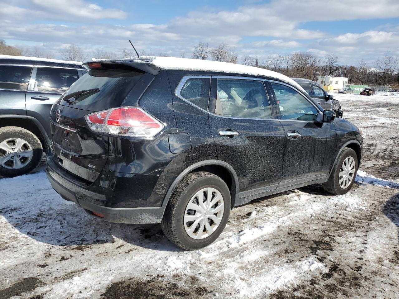 2015 Nissan Rogue VIN KNMAT2MV7FP586192 Copart auction photo, side damage thumbnail 3