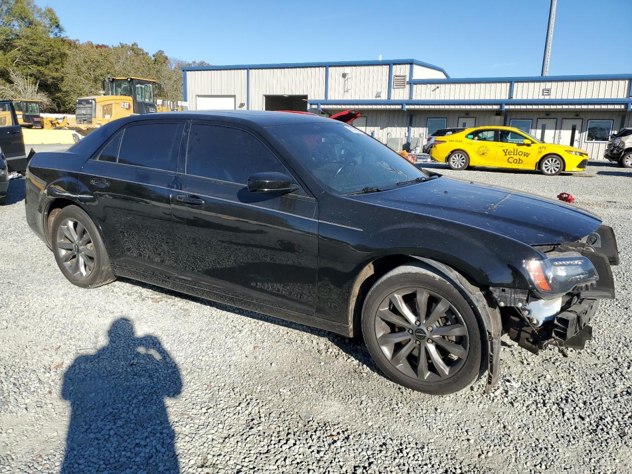 2014 Chrysler 300 VIN 2C3CCAGG3EH273647 Copart auction photo, front end / side damage thumbnail 4