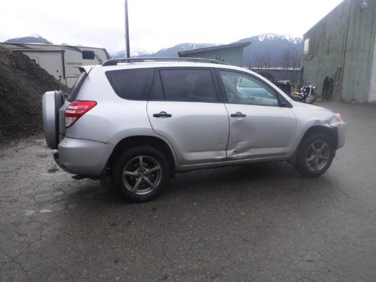 2009 Toyota RAV 4 VIN JTMBF35V395007280 Copart auction photo, all over damage thumbnail 3