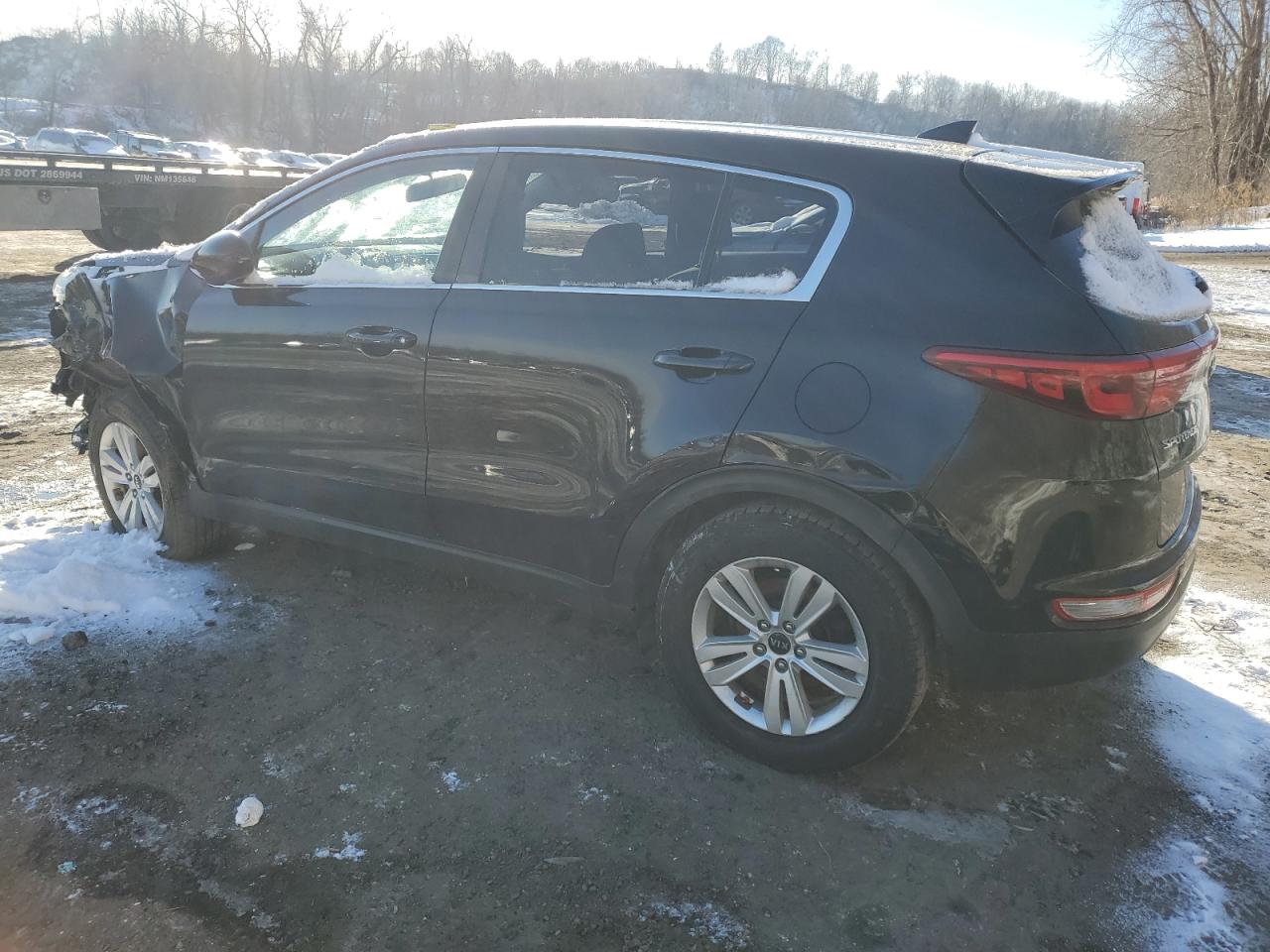 2018 KIA Sportage VIN KNDPMCAC6J7420609 Copart auction photo, all over / side damage thumbnail 2