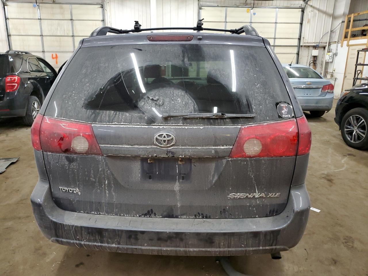 2006 Toyota Sienna VIN 5TDZA22C86S523389 Copart auction photo, front end damage thumbnail 6