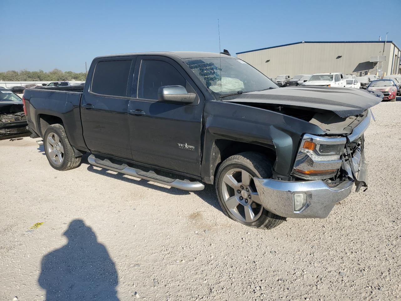 2018 Chevrolet Silverado VIN 3GCPCREC5JG236895 Copart auction photo, front end / side damage thumbnail 4