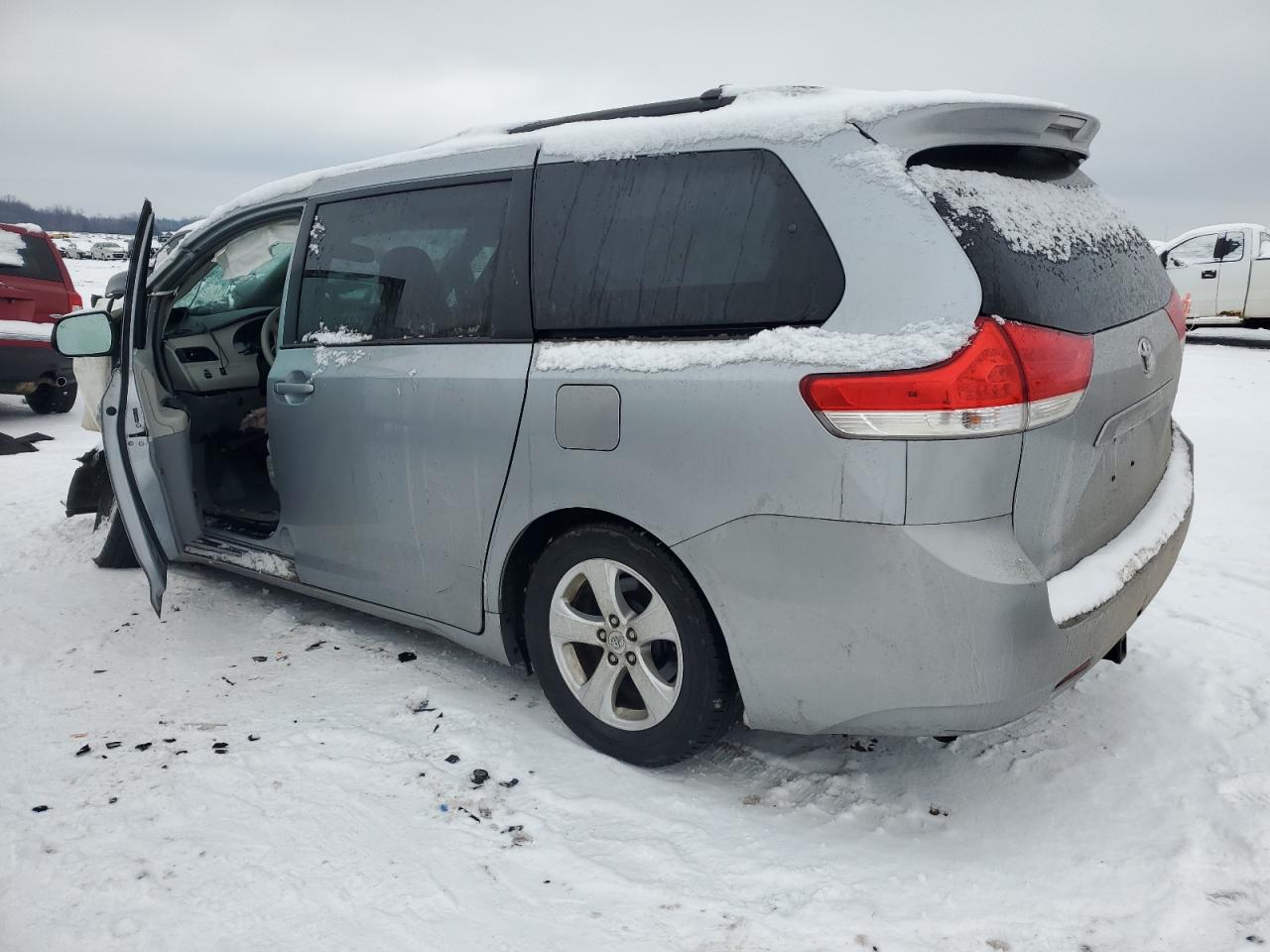 2014 Toyota Sienna VIN 5TDKK3DC3ES412166 Copart auction photo, front end / side damage thumbnail 2