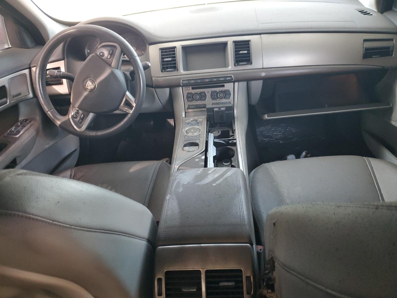 2015 Jaguar XF VIN SAJWA0FS1FPU67770 Copart auction photo, burn - interior / minor dent/scratches damage thumbnail 8