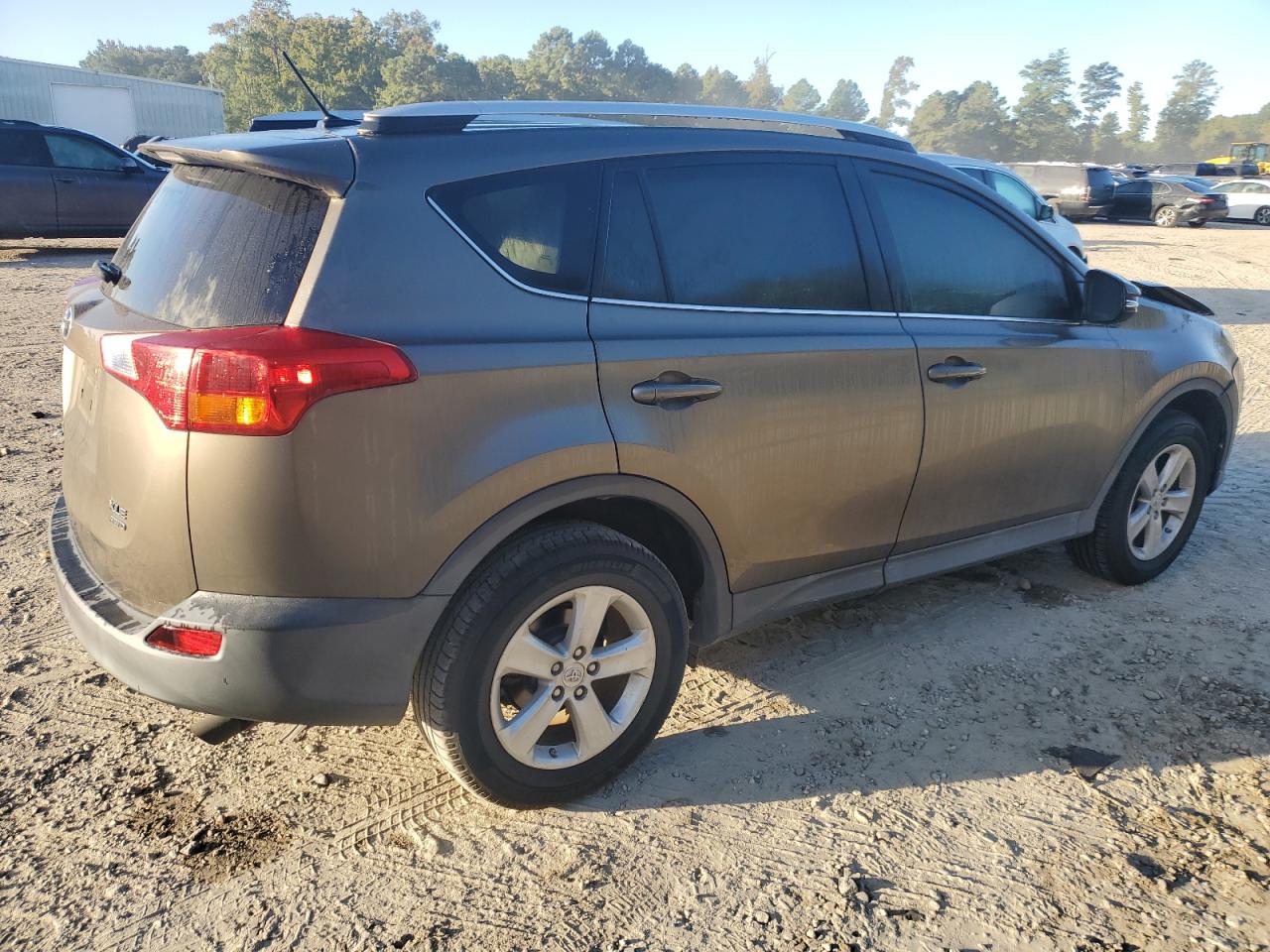2014 Toyota RAV 4 VIN 2T3RFREV4EW145608 Copart auction photo, front end / minor dent/scratches damage thumbnail 3