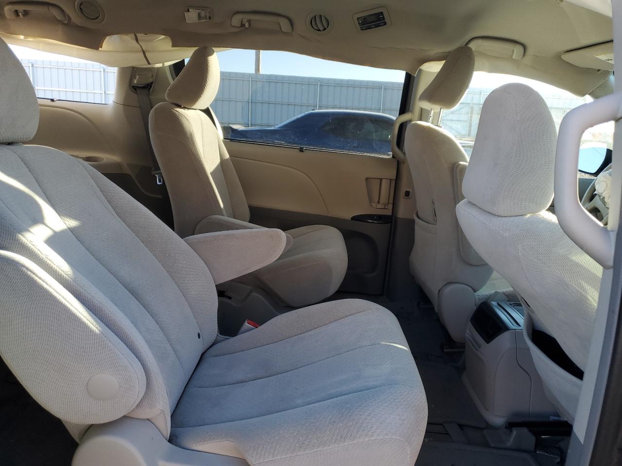 2013 Toyota Sienna VIN 5TDJK3DC5DS062887 Copart auction photo, front end / side damage thumbnail 11