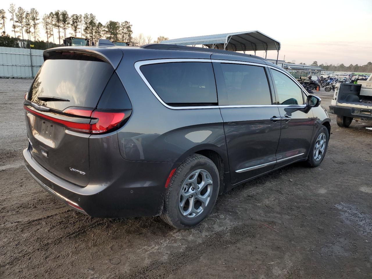 2022 Chrysler Pacifica VIN 2C4RC1GG2NR136280 Copart auction photo, front end damage thumbnail 3