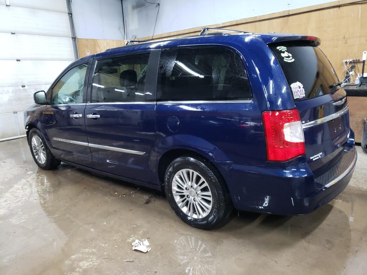 2013 Chrysler Town & Country VIN 2C4RC1CG1DR735045 Copart auction photo, front end / minor dent/scratches damage thumbnail 2