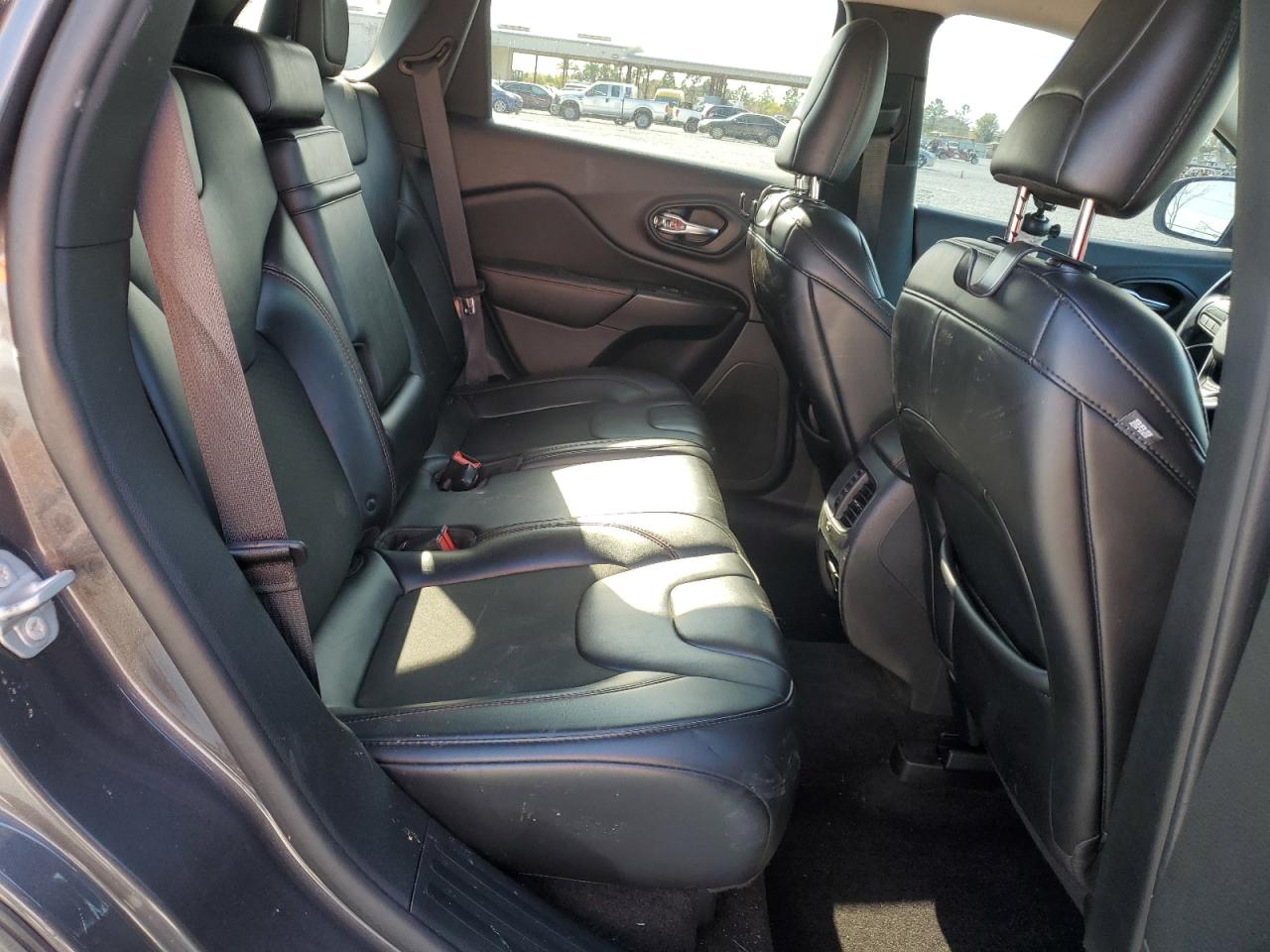 2019 Jeep Cherokee VIN 1C4PJMBX9KD183343 Copart auction photo, front end / side damage thumbnail 12