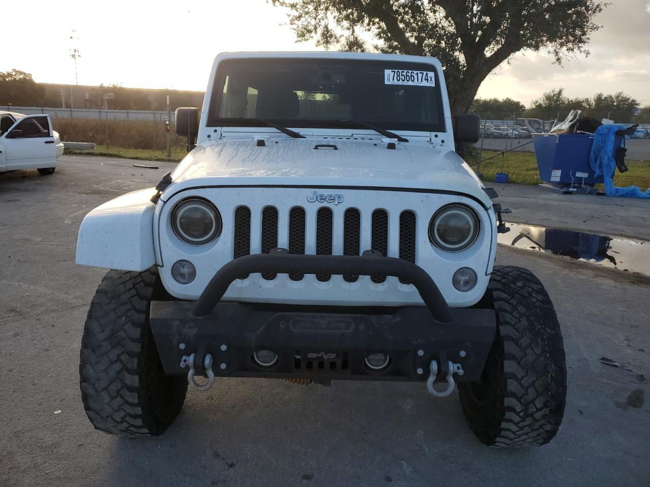 2015 Jeep Wrangler VIN 1C4BJWEGXFL614205 Copart auction photo, minor dent/scratches damage thumbnail 5