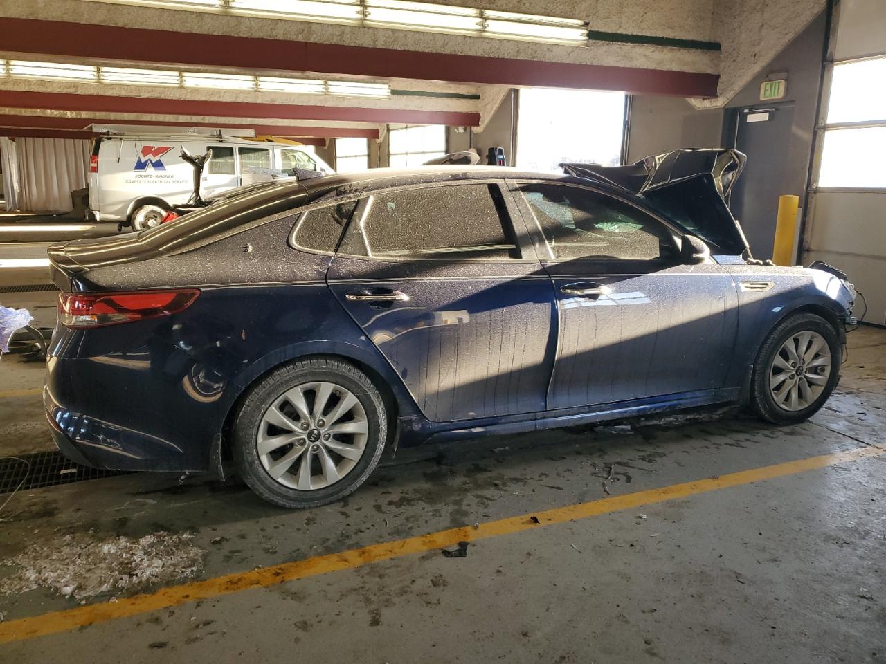 2018 KIA Optima VIN 5XXGT4L31JG202963 Copart auction photo, front end damage thumbnail 3