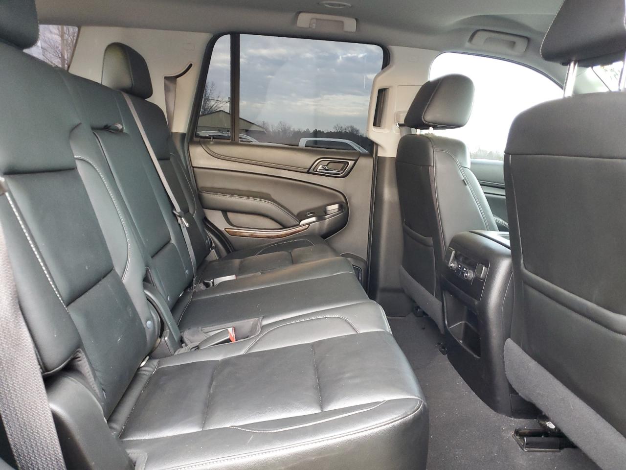 2020 Chevrolet Tahoe VIN 1GNSKBKC1LR165472 Copart auction photo, water/flood / front end damage thumbnail 11