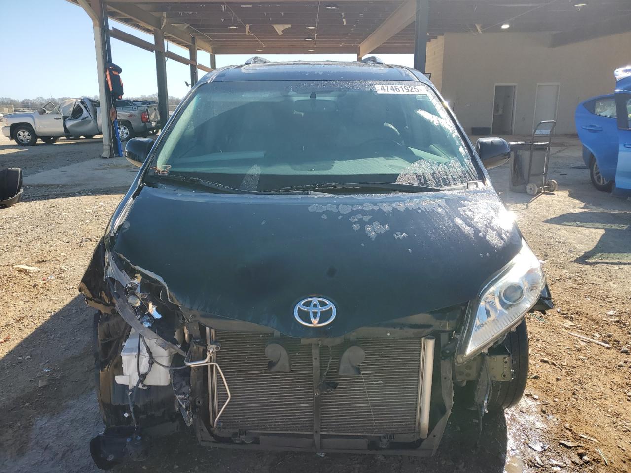 2015 Toyota Sienna VIN 5TDYK3DC4FS615076 Copart auction photo, front end damage thumbnail 5