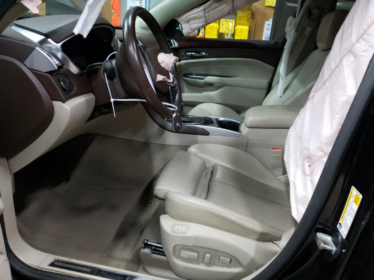2015 Cadillac SRX VIN 3GYFNEE38FS526304 Copart auction photo, front end / minor dent/scratches damage thumbnail 7