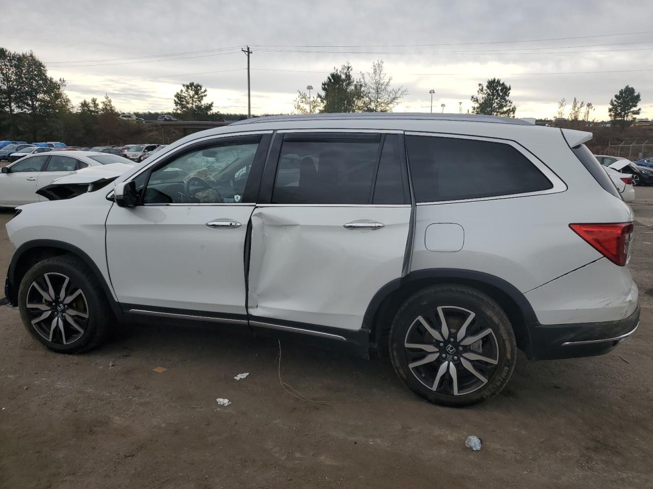 2020 Honda Pilot VIN 5FNYF5H95LB017710 Copart auction photo, front end / side damage thumbnail 2