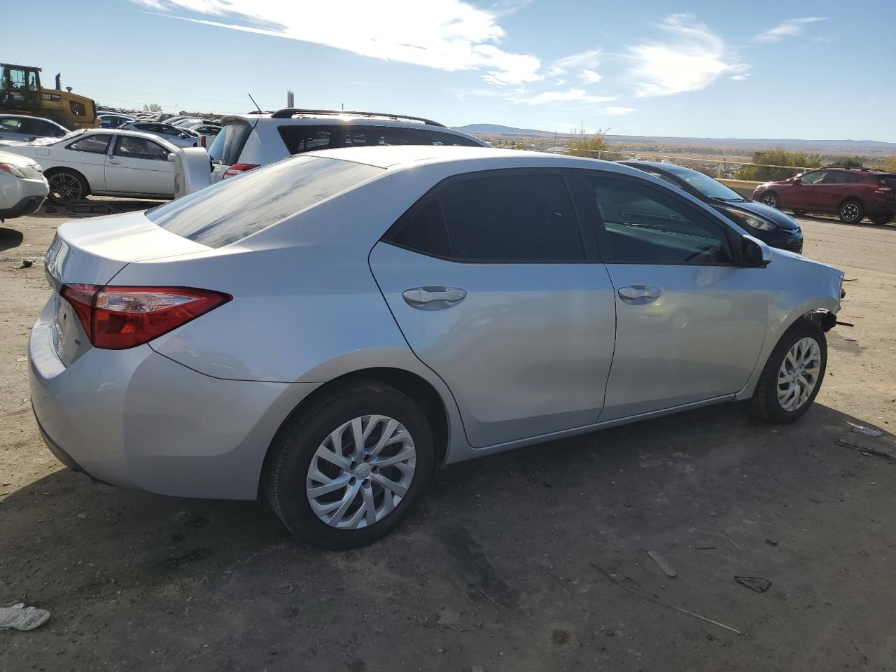2018 Toyota Corolla VIN 5YFBURHE8JP766308 Copart auction photo, front end damage thumbnail 3