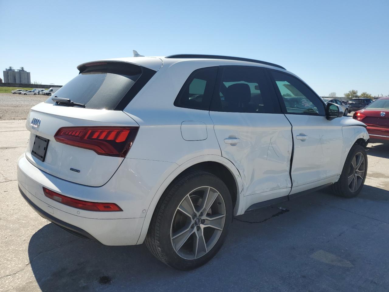 2019 Audi Q5 VIN WA1CNAFY1K2117105 Copart auction photo, front end / side damage thumbnail 3