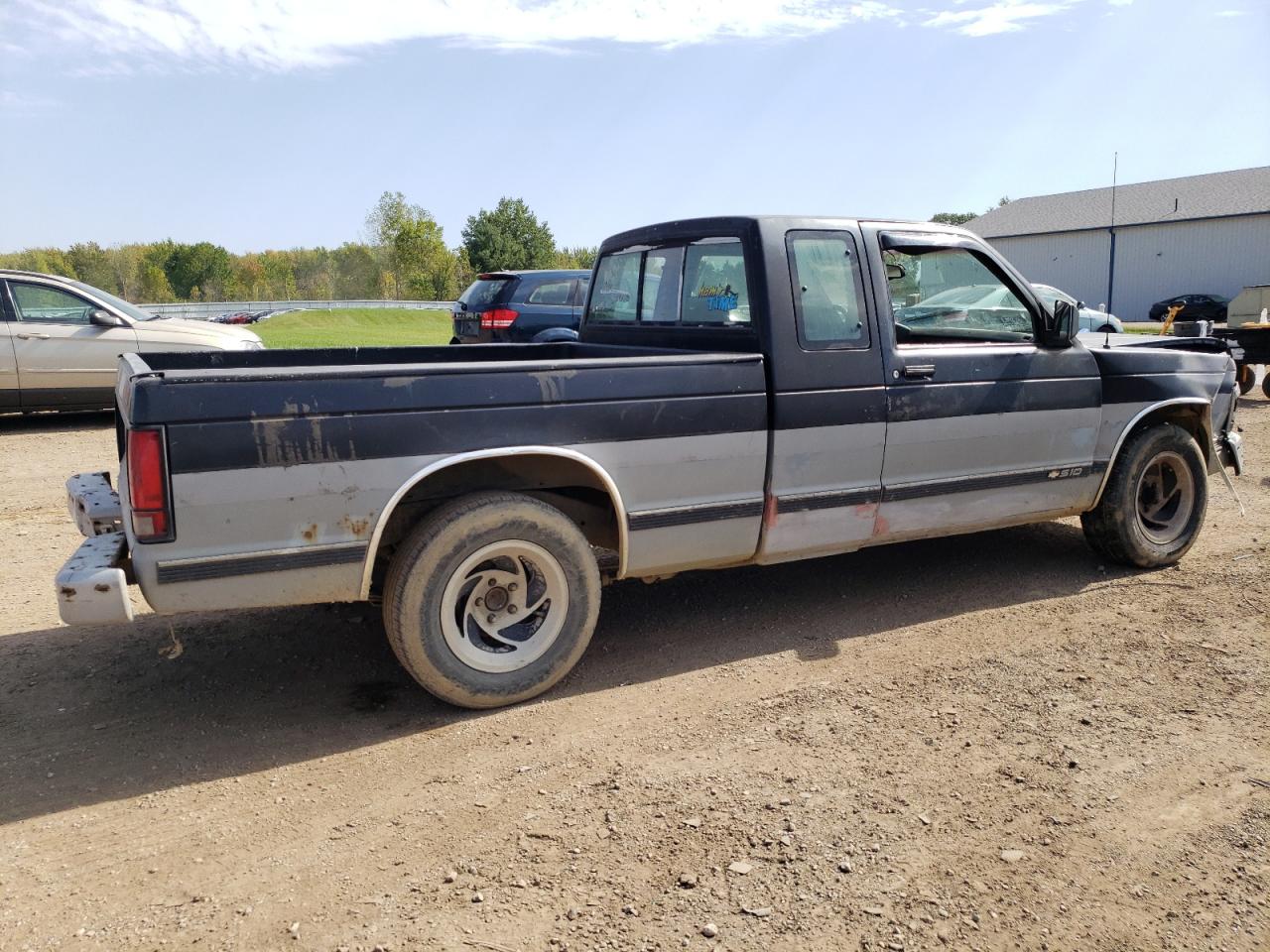 1993 Chevrolet S-10 Pickup VIN 1GCCS19R3P0136826 Copart auction photo, front end / rear end damage thumbnail 3