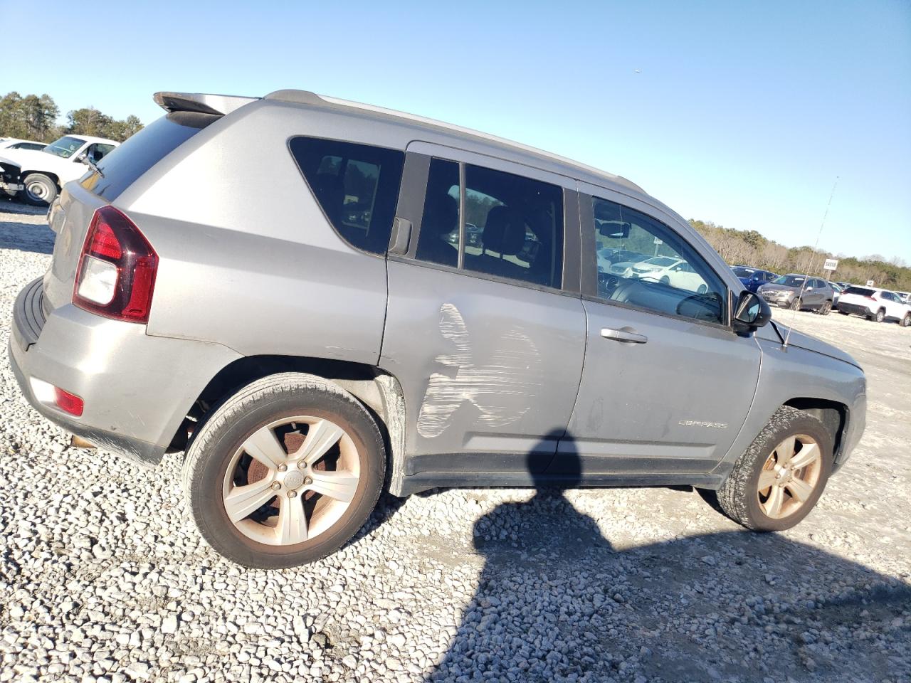 2017 Jeep Compass VIN 1C4NJCBBXHD118564 Copart auction photo, side / minor dent/scratches damage thumbnail 3