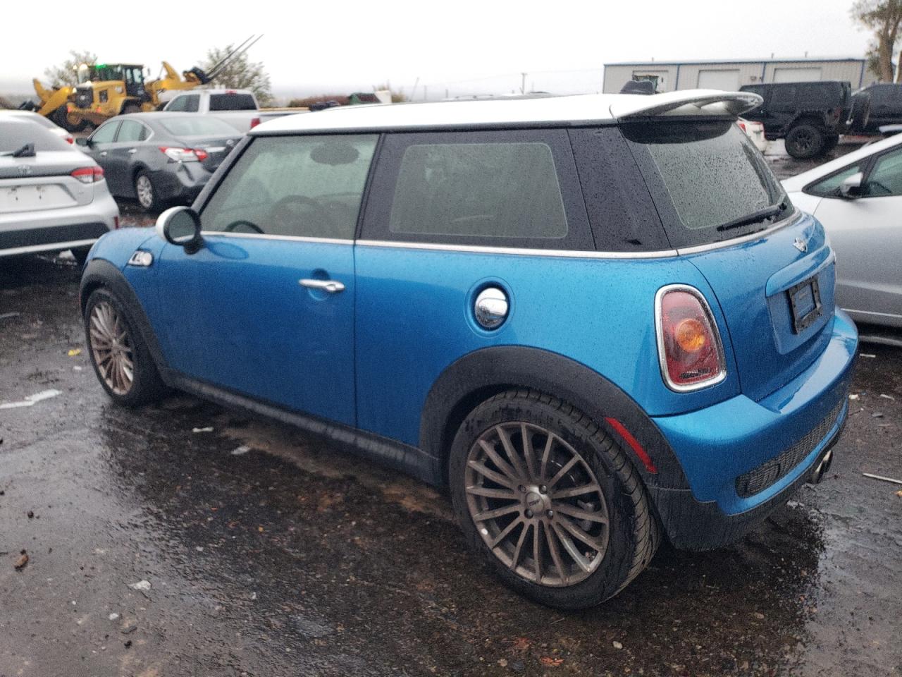 2007 MINI Cooper VIN WMWMF735X7TT84732 Copart auction photo, mechanical damage thumbnail 2
