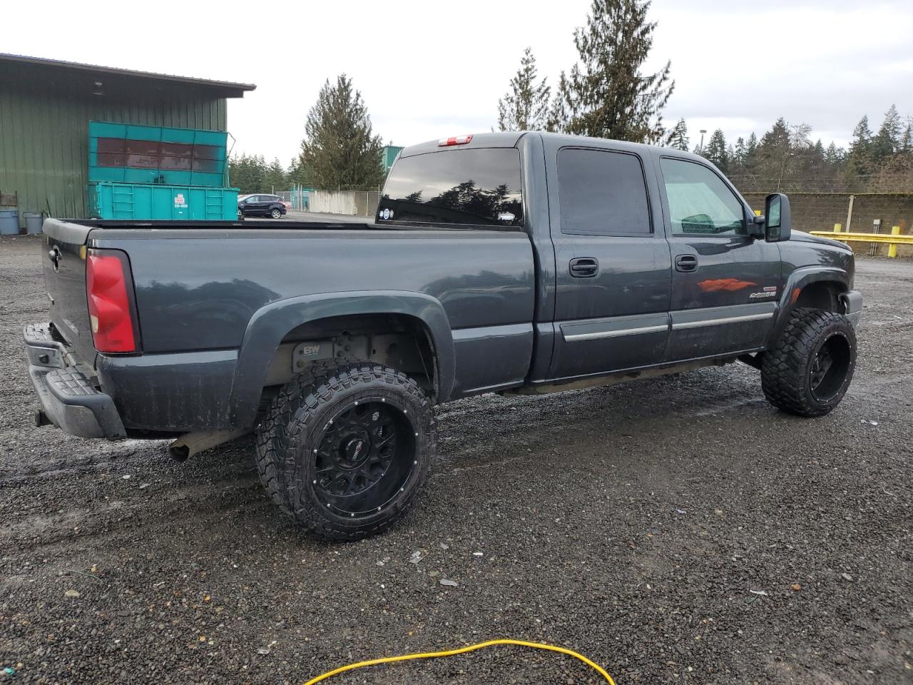 2005 Chevrolet Silverado VIN 1GCHK23215F801076 Copart auction photo, side damage thumbnail 3