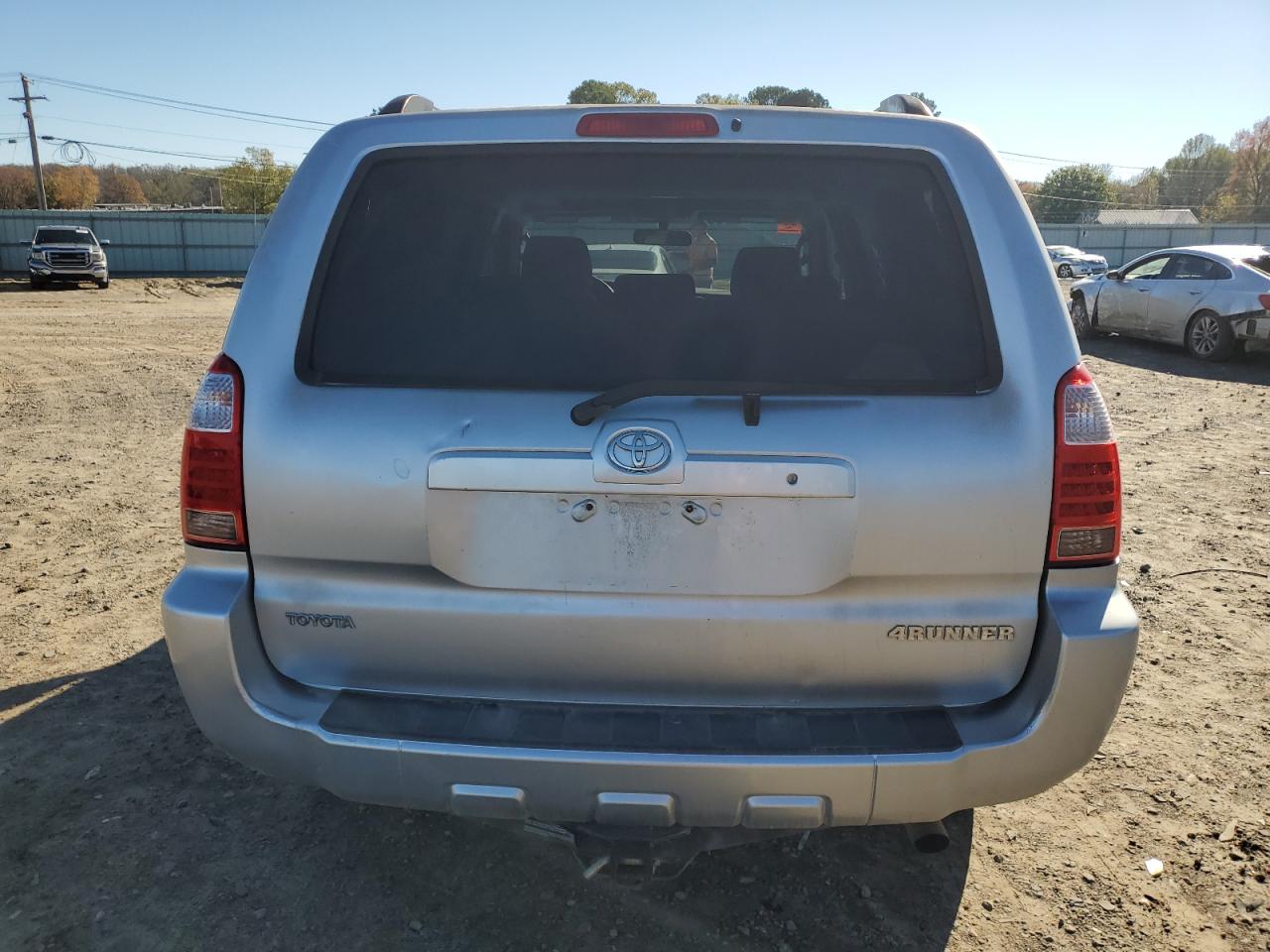 2006 Toyota 4Runner VIN JTEZU14R168062765 Copart auction photo, front end / minor dent/scratches damage thumbnail 6