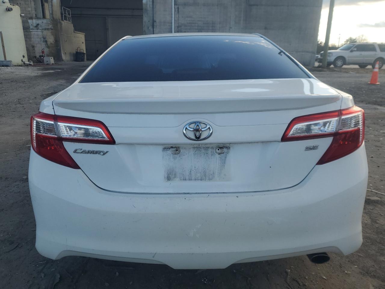 2014 Toyota Camry VIN 4T1BF1FK5EU318262 Copart auction photo, all over / minor dent/scratches damage thumbnail 6