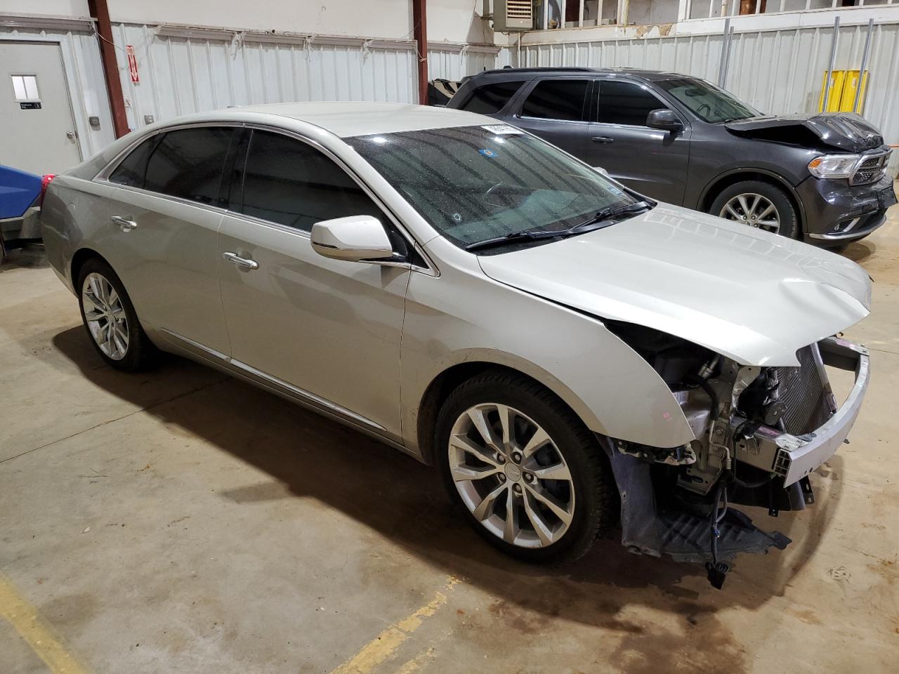 2016 Cadillac XTS VIN 2G61M5S33G9102053 Copart auction photo, front end / minor dent/scratches damage thumbnail 4