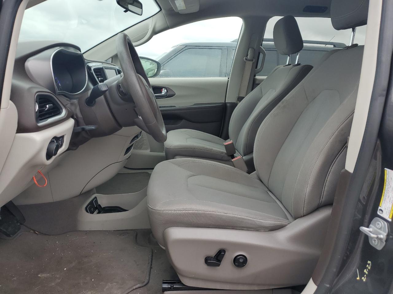 2019 Chrysler Pacifica VIN 2C4RC1DG0KR666229 Copart auction photo, front end damage thumbnail 7