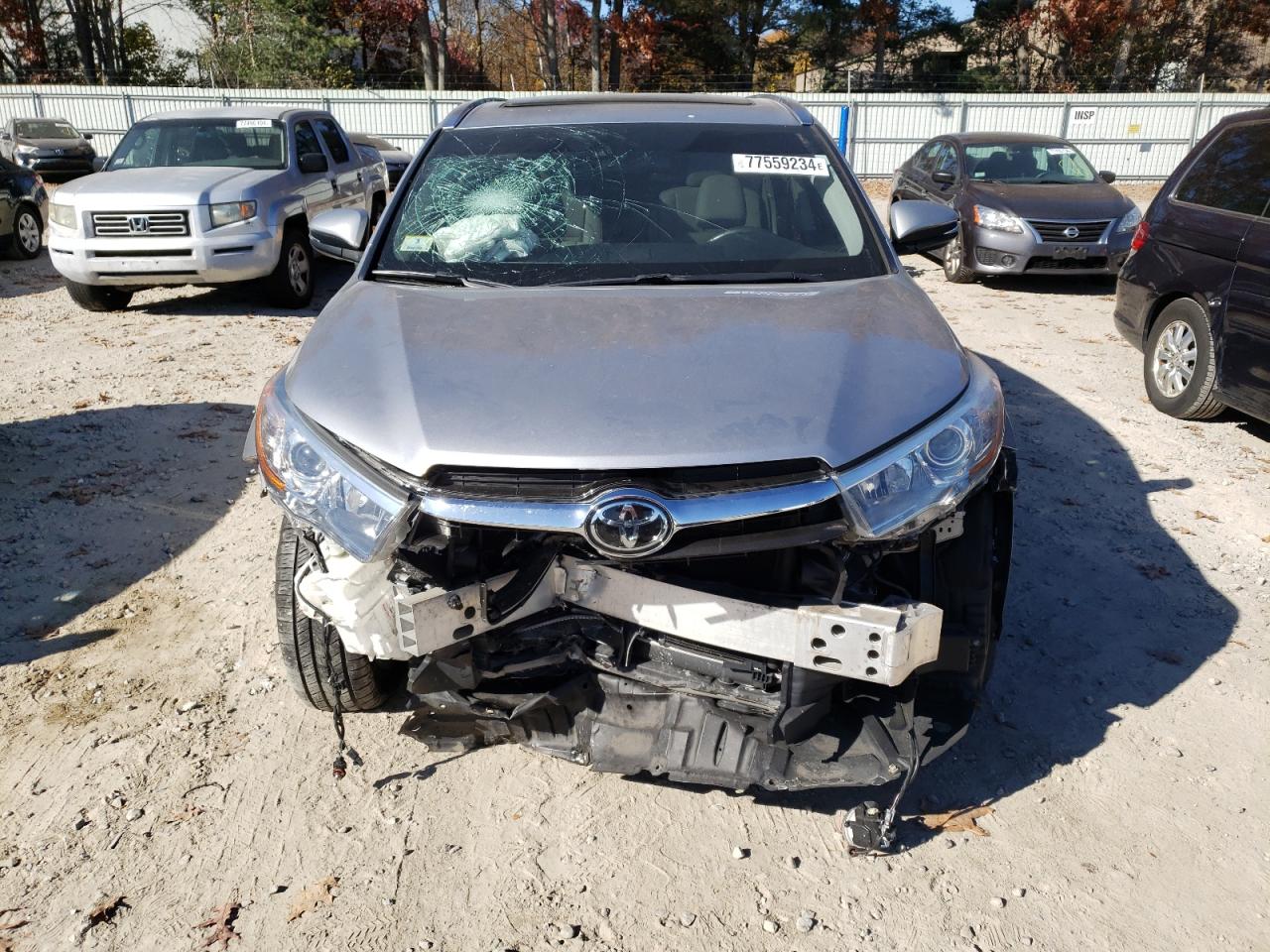 2015 Toyota Highlander VIN 5TDDKRFH1FS108078 Copart auction photo, front end / minor dent/scratches damage thumbnail 5