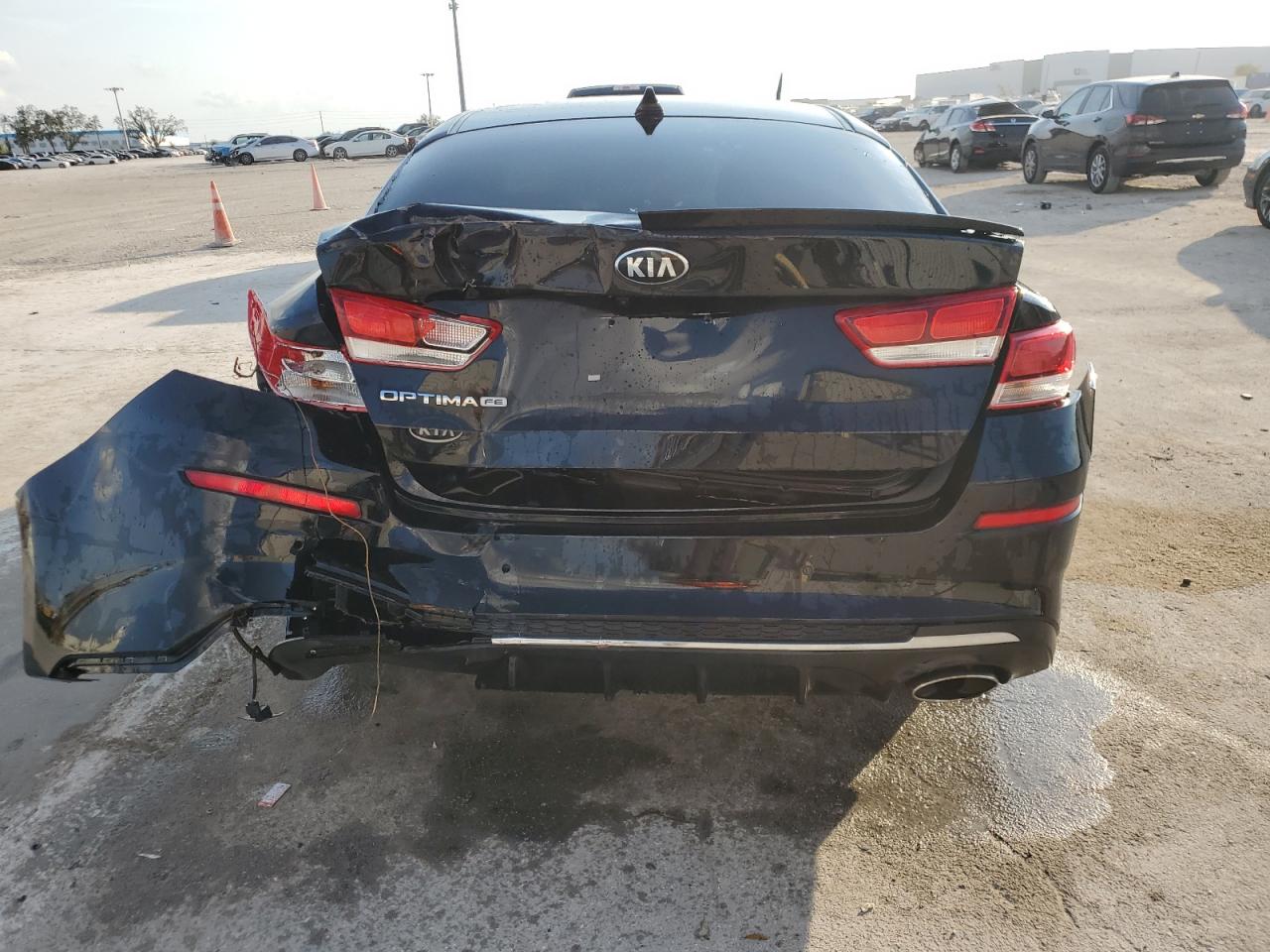 2019 KIA Optima VIN 5XXGT4L32KG330761 Copart auction photo, all over damage thumbnail 6