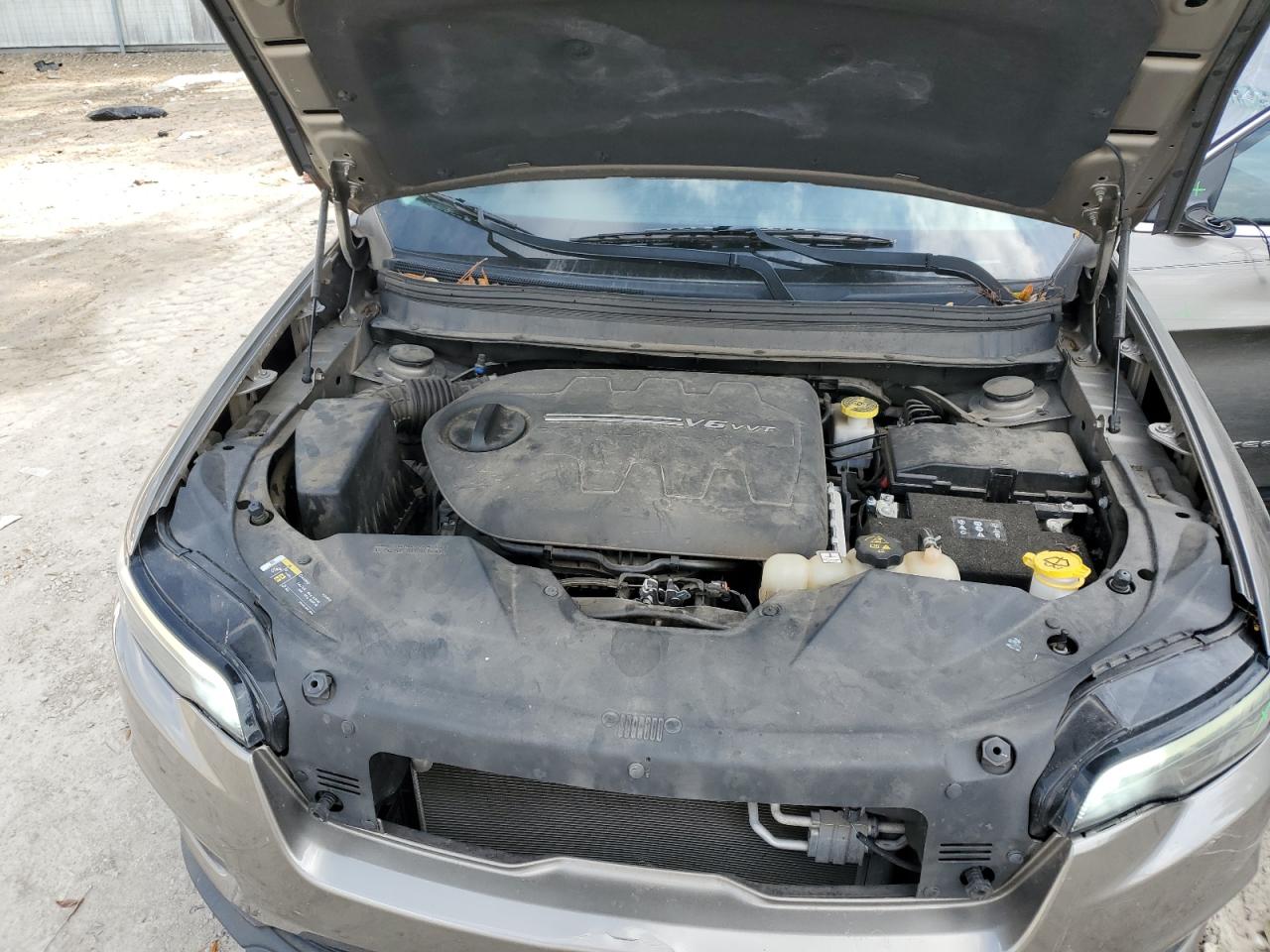 2019 Jeep Grand Cherokee VIN 1C4PJLCX2KD160835 Copart auction photo, rear end damage thumbnail 12