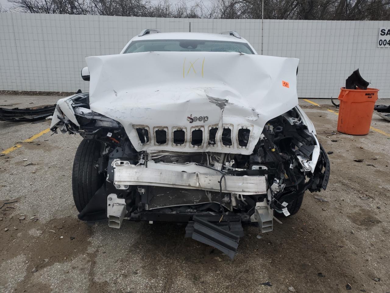 2021 Jeep Grand Cherokee VIN 1C4PJLCBXMD135009 Copart auction photo, front end damage thumbnail 5