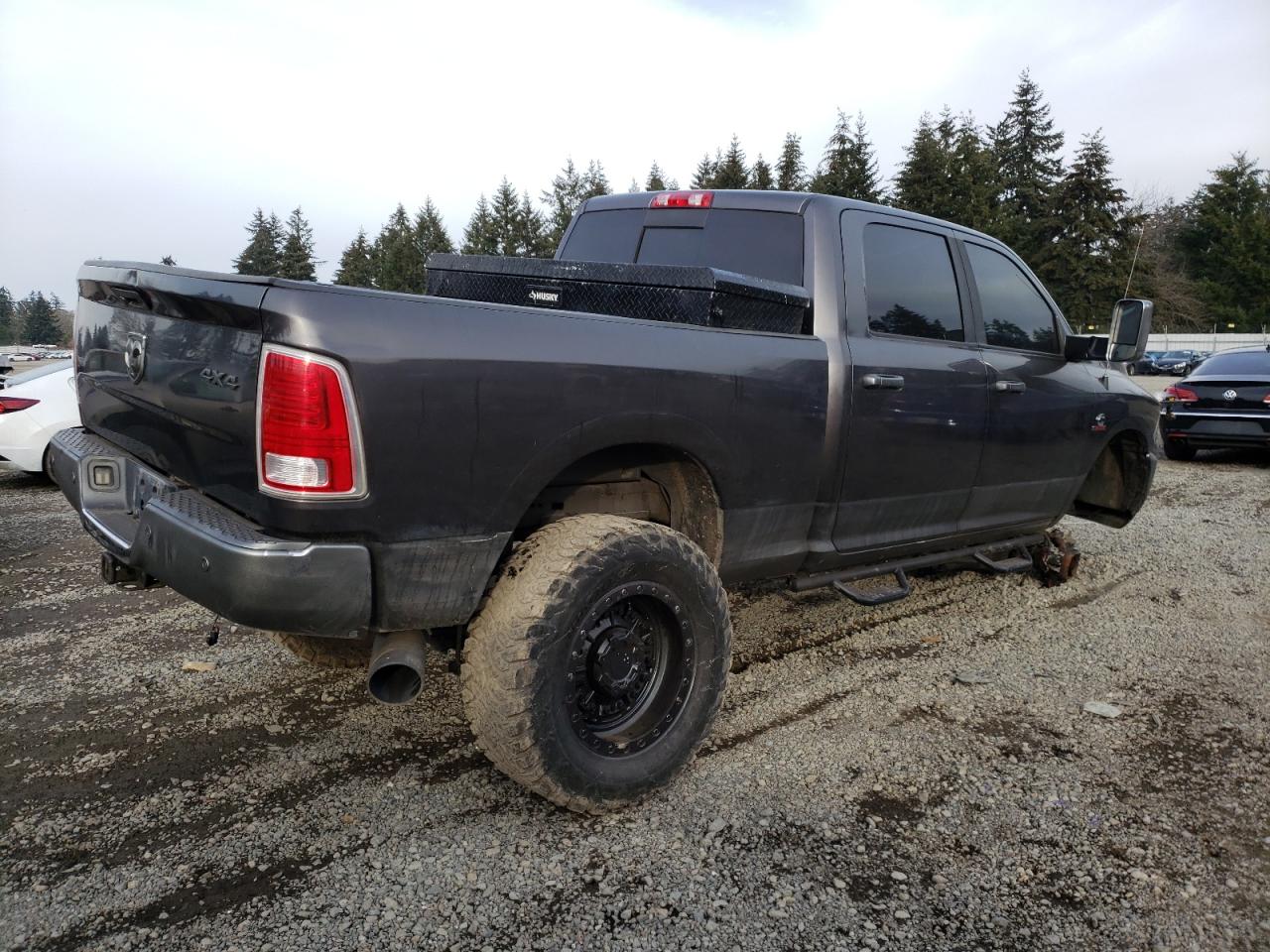2015 RAM 2500 VIN 3C6UR5FL8FG662572 Copart auction photo, undercarriage damage thumbnail 3