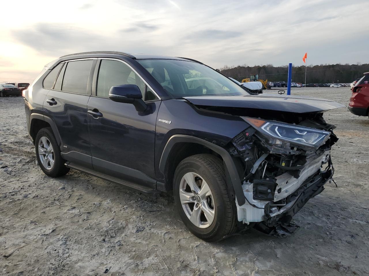 2020 Toyota RAV 4 VIN JTMR6RFV6LD002457 Copart auction photo, front end damage thumbnail 4