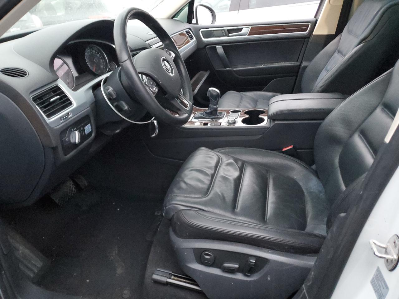 2015 Volkswagen Touareg VIN WVGEP9BP7FD002809 Copart auction photo, water/flood damage thumbnail 7