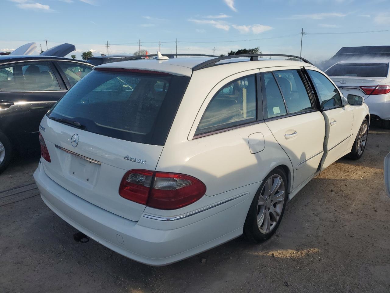 2009 Mercedes-Benz E-klasse VIN WDBUH87X09B398922 Copart auction photo, water/flood damage thumbnail 3