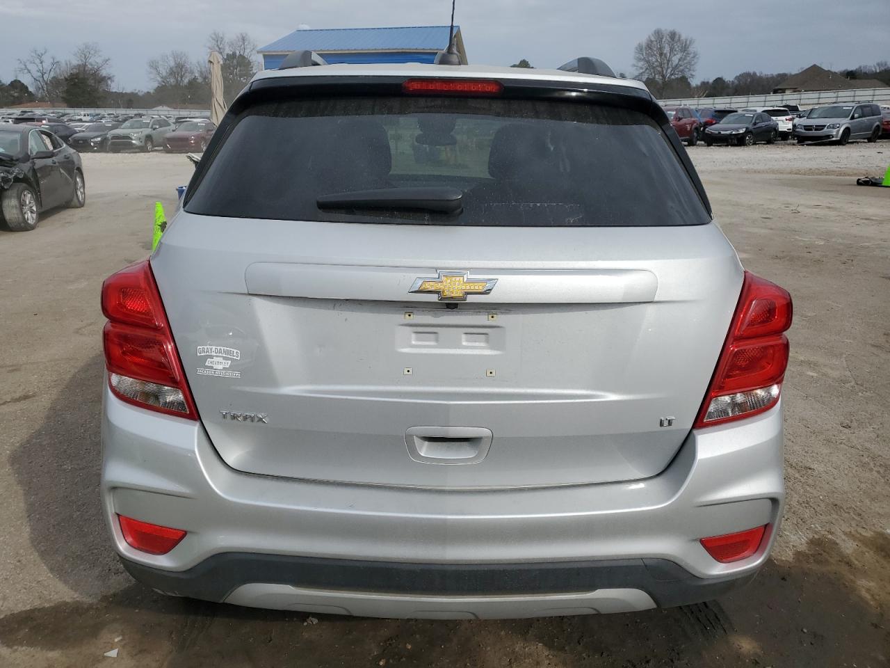 2019 Chevrolet Trax VIN 3GNCJLSB5KL305596 Copart auction photo, front end / side damage thumbnail 6