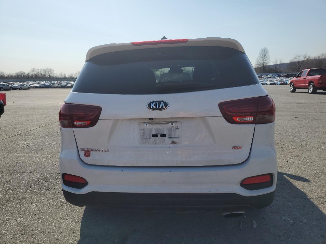 2019 KIA Sorento VIN 5XYPGDA32KG545981 Copart auction photo, front end / side damage thumbnail 6