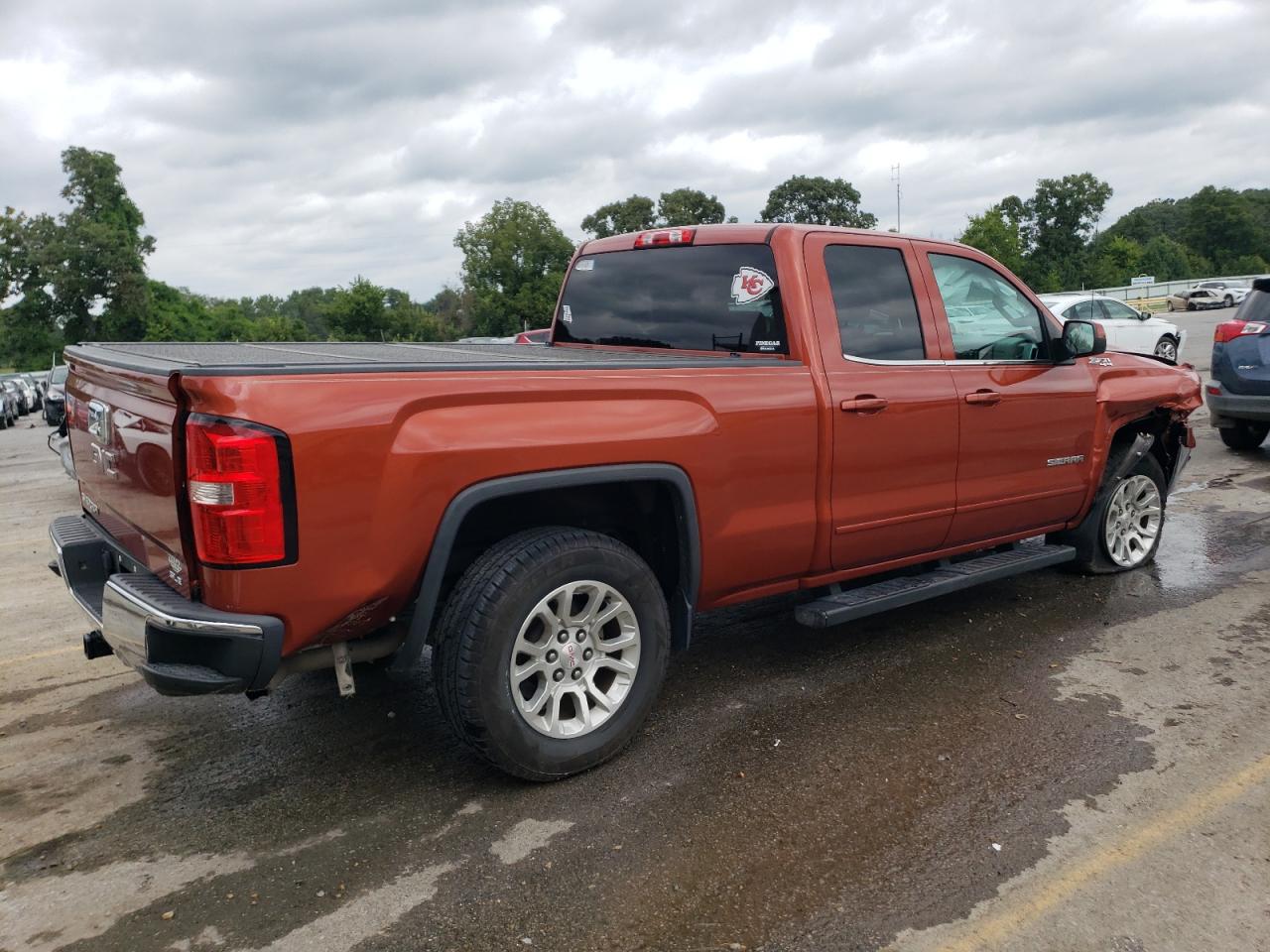 2015 GMC Sierra VIN 1GTV2UEC8FZ200767 Copart auction photo, front end damage thumbnail 3