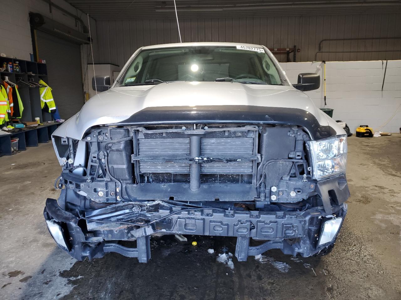 2015 RAM 1500 VIN 1C6RR7FT9FS682713 Copart auction photo, rear end / front end damage thumbnail 5