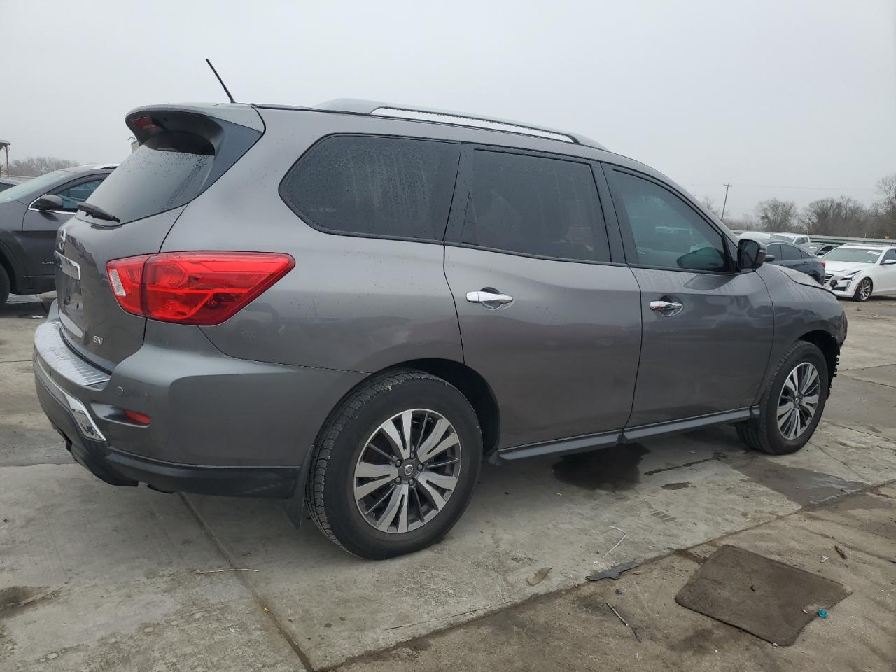 2017 Nissan Pathfinder VIN 5N1DR2MN4HC676319 Copart auction photo, front end damage thumbnail 3