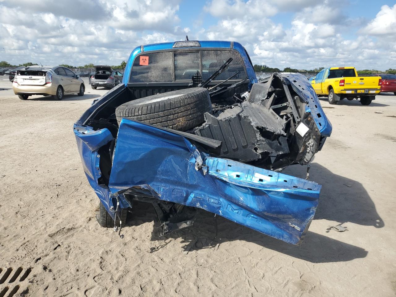 2016 Toyota Tacoma VIN 5TFBZ5DN1GX001211 Copart auction photo, rollover damage thumbnail 6