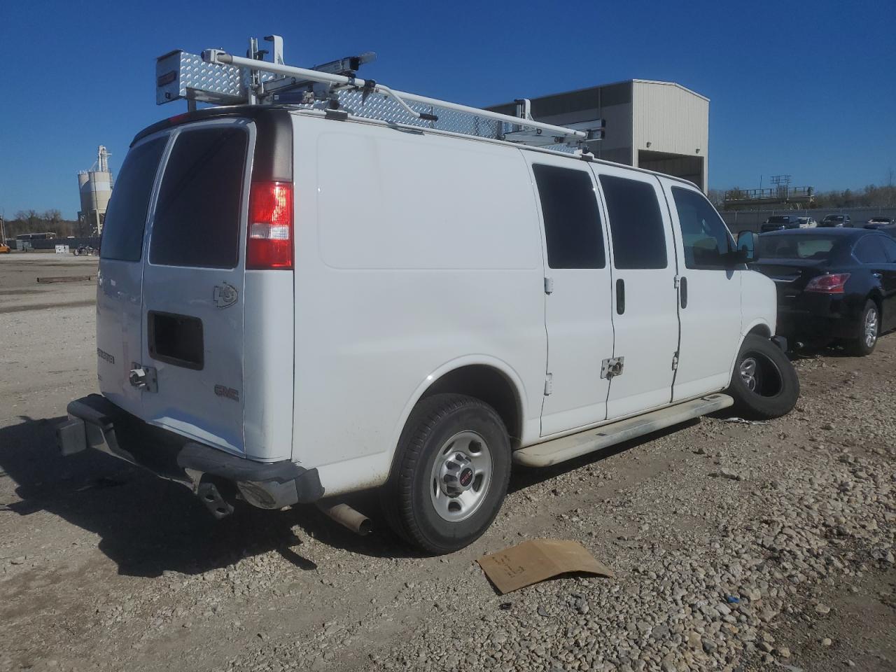 2017 GMC Savana VIN 1GTW7AFF4H1138542 Copart auction photo, front end damage thumbnail 3