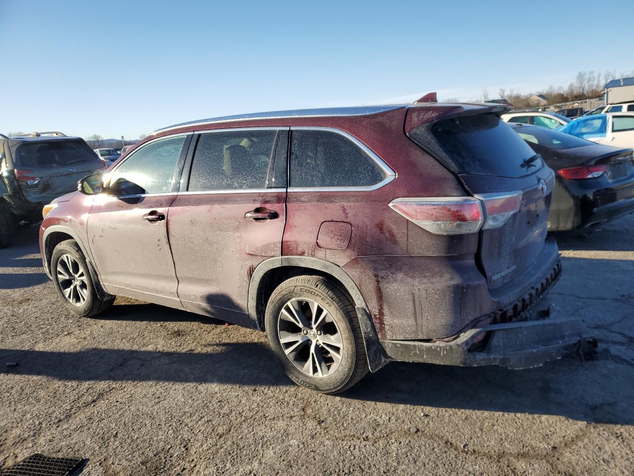 2016 Toyota Highlander VIN 5TDJKRFH3GS229392 Copart auction photo, rear end damage thumbnail 2