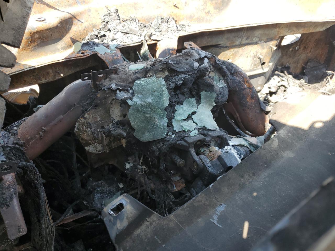 2015 Chevrolet Tahoe VIN 1GNSCCKC9FR239681 Copart auction photo, burn damage thumbnail 9