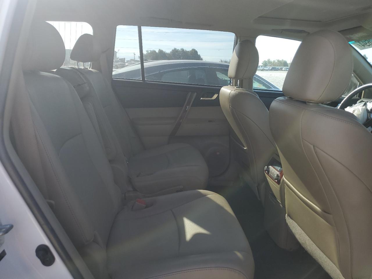 2012 Toyota Highlander VIN 5TDYK3EH6CS067460 Copart auction photo, all over damage thumbnail 11
